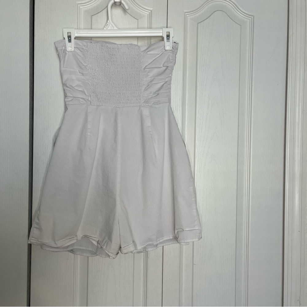 White Strapless Romper with Pockets - Picture 7 of 7